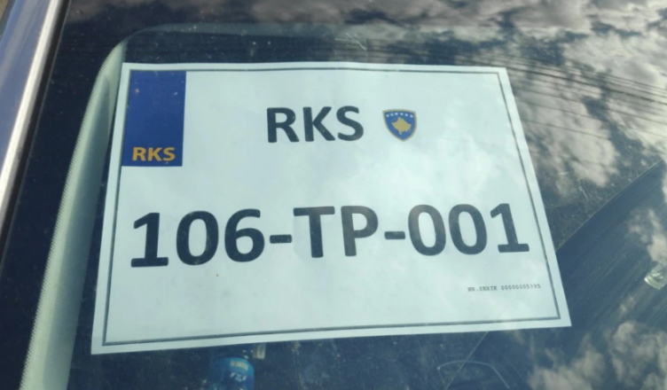 ​Citizens equipped with temporary license plates are threatened by unidentified persons