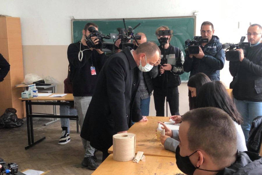 Haskuka votes, he calls on citizens to go out and vote