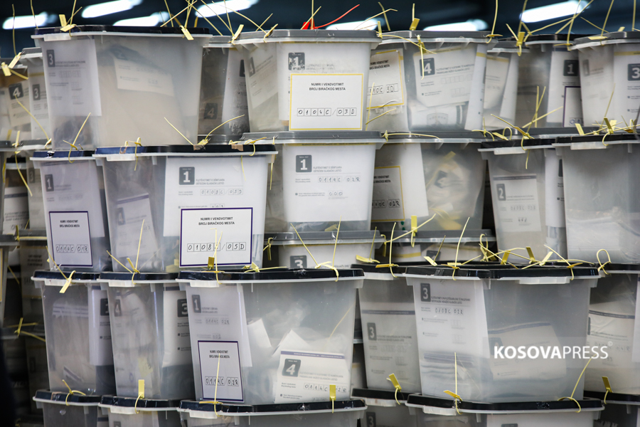 Ballots from Slovenia are brought to Kosovo