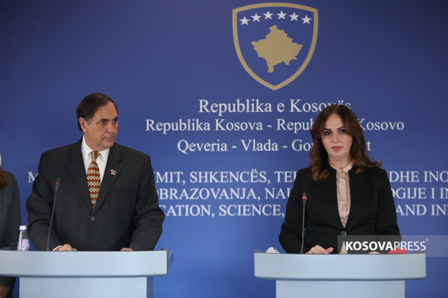 The agreement on the Kosovo-US academic exchange program is signed