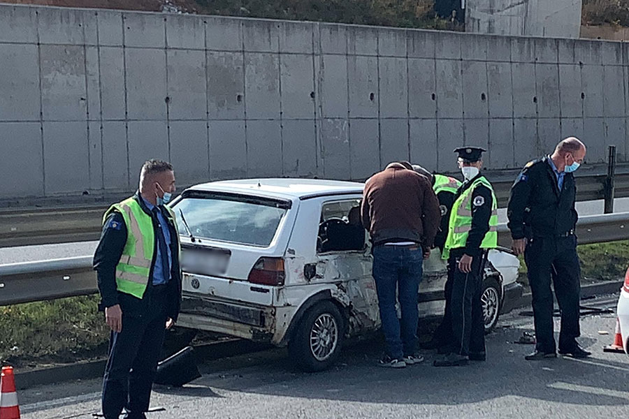 Two people have been injured in a traffic accident that occurred between a truck and a car, in Llapushnik