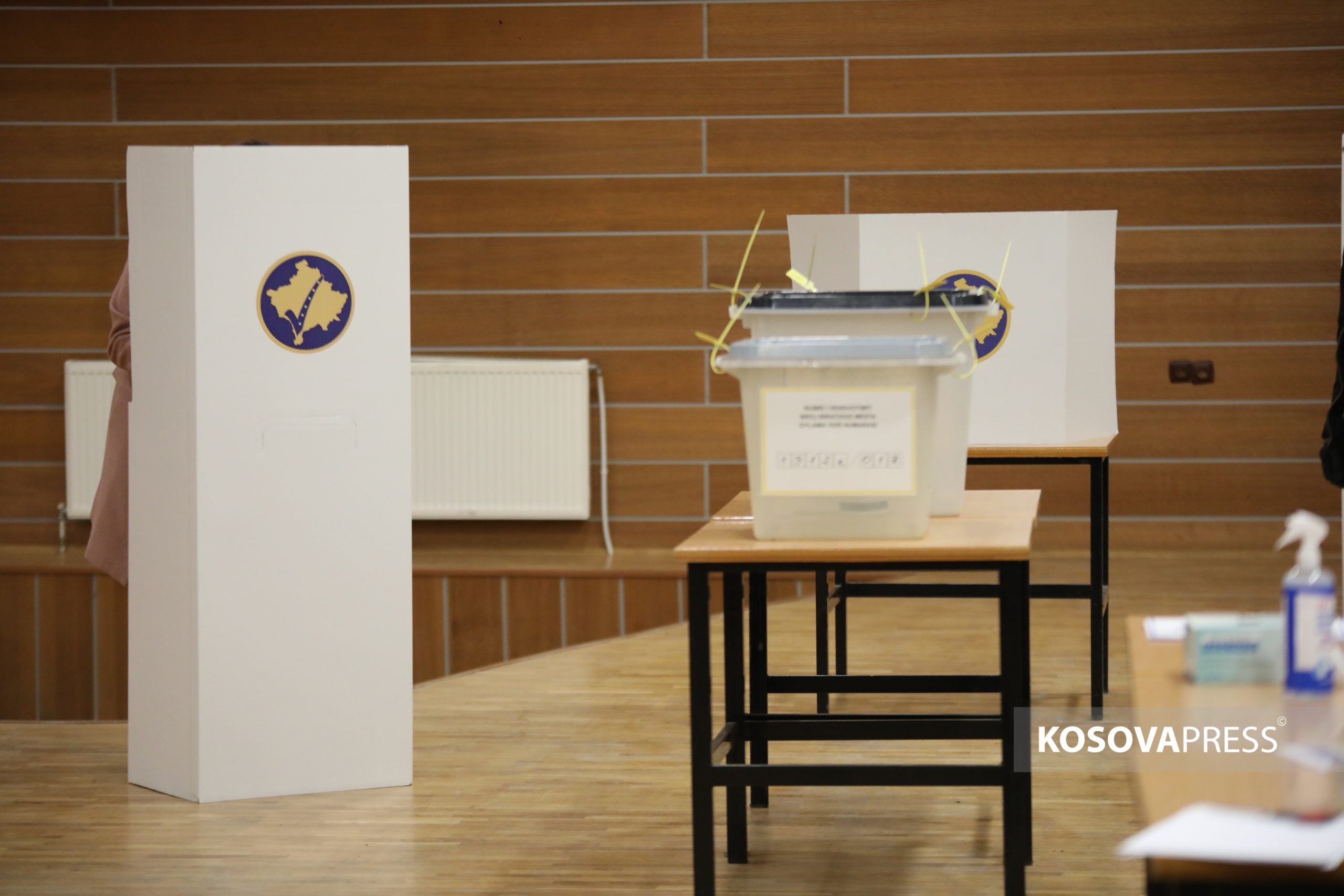 The Supreme Court decides on 15 appeals of candidates for municipal assembly