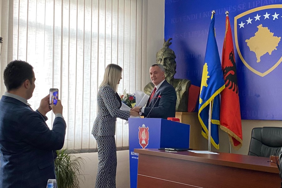 Imri Ahmeti is sworn in as mayor of Lipjan, he pledges to work responsibly