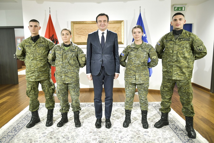 Kurti meets with KSF cadets, students of the Academy of the Armed Forces of Albania