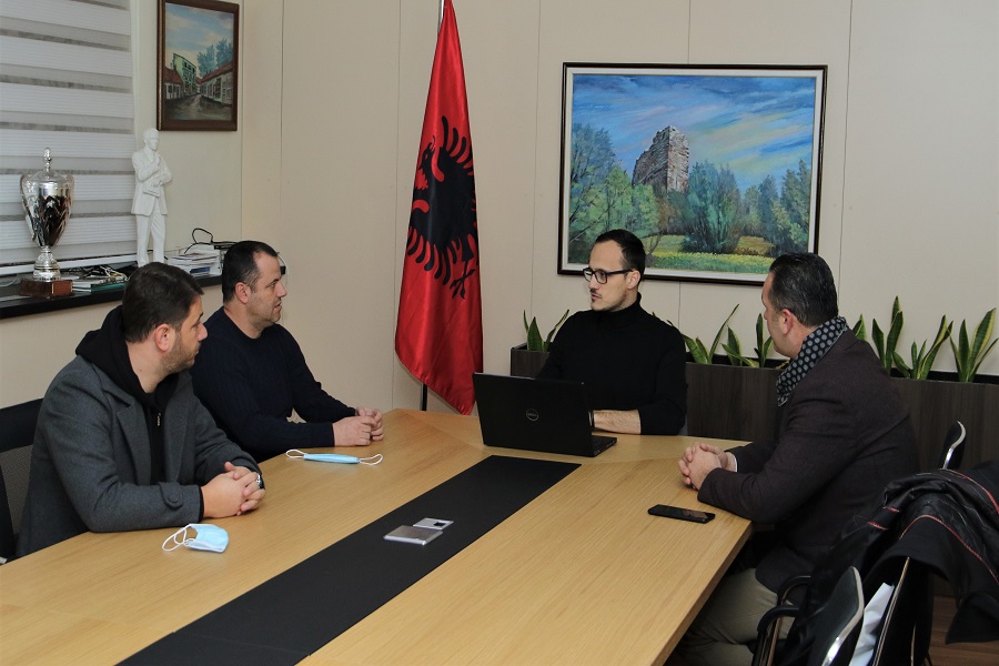 The mayor of Gjilan meets with the leaders of Drita and Gjilani: The project for the construction of the stadium to be completed as soon as possible