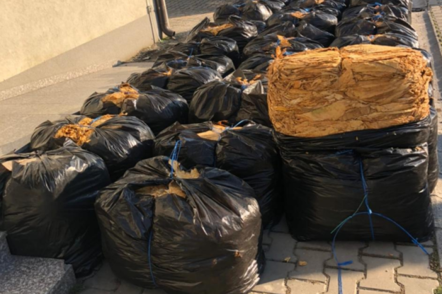 Police seized about 1 thousand kg of tobacco