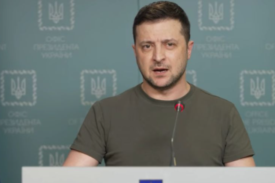 Zelensky urges Ukrainians to go on the offensive