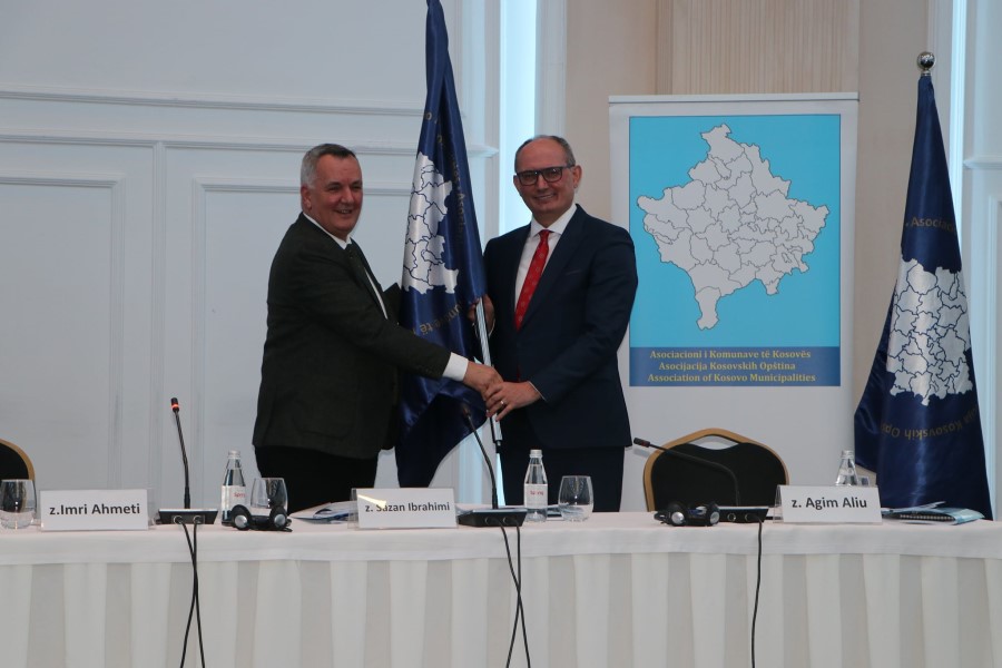 Agim Aliu is elected president of the Association of Kosovo Municipalities