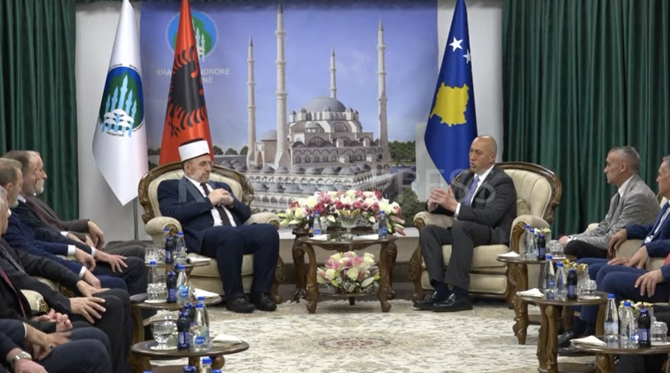 Haradinaj visits ICK, wishes a happy  holiday to Muslim believers