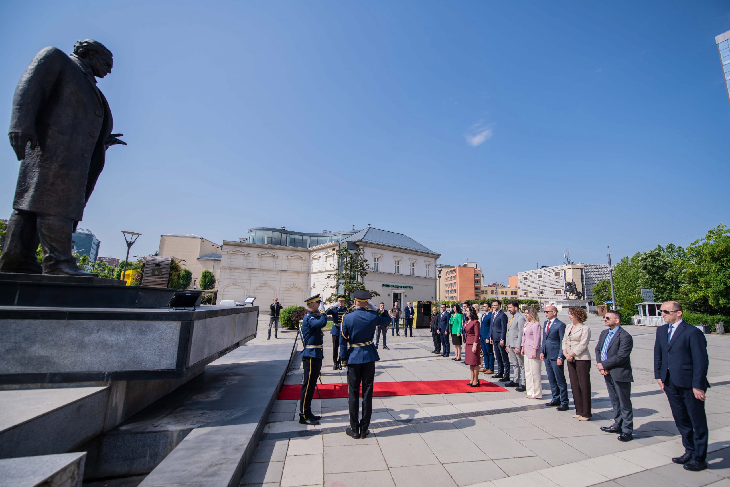 President Osmani honors the historic president, Ibrahim Rugova