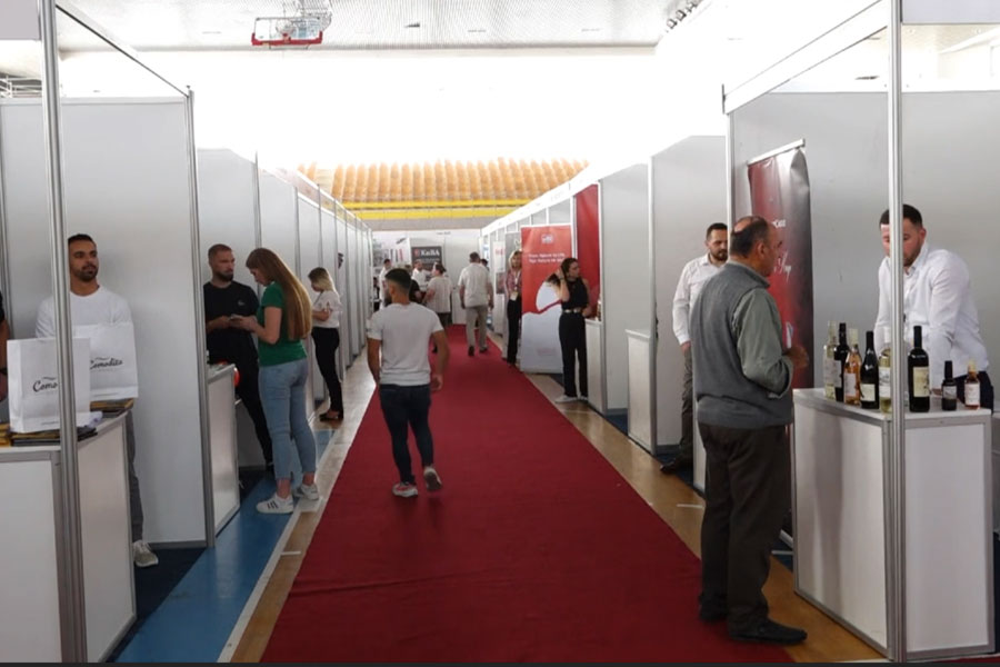 Job fair opens in Gjakova, 800 vacancies