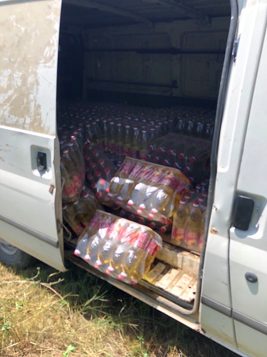 900 liters of edible oil originating from Serbia were confiscated