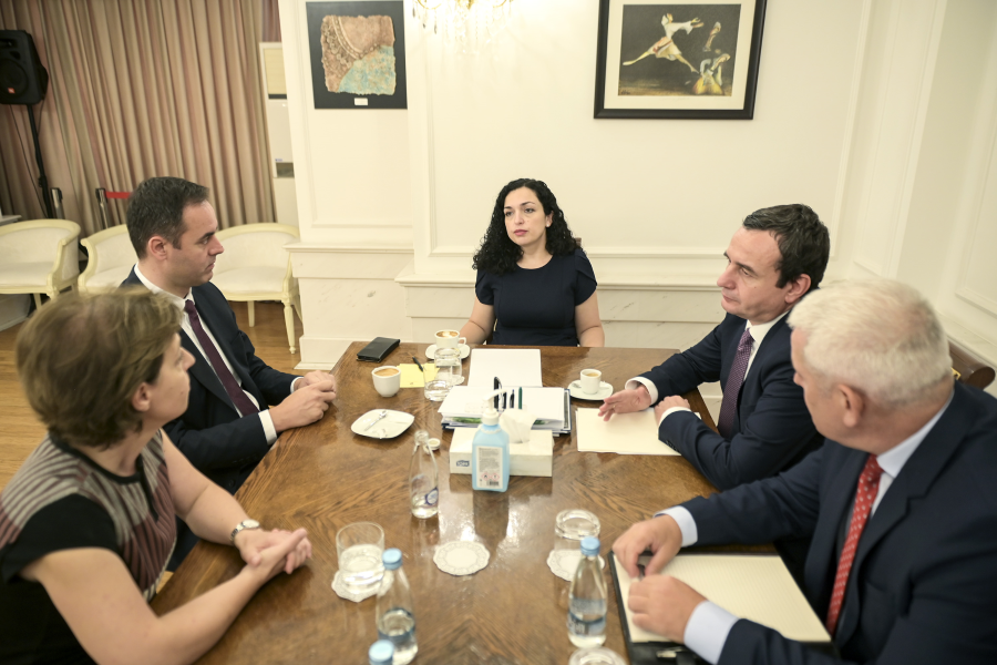 Osmani meets with Kurti and Konjufca about the developments in the north, the opposition boycotts the meeting