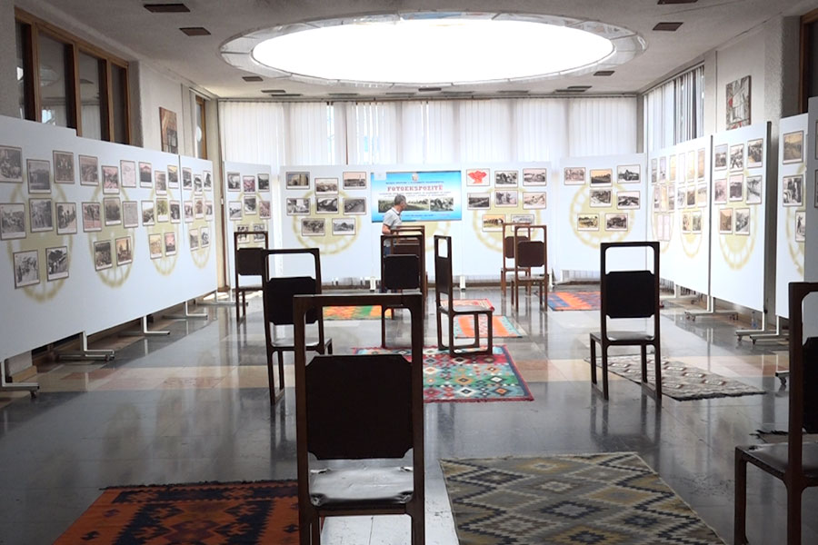 The photo exhibition opened on the occasion of the 144th anniversary of the expulsion of the Albanians from Sanjak of Nis will be open today as well