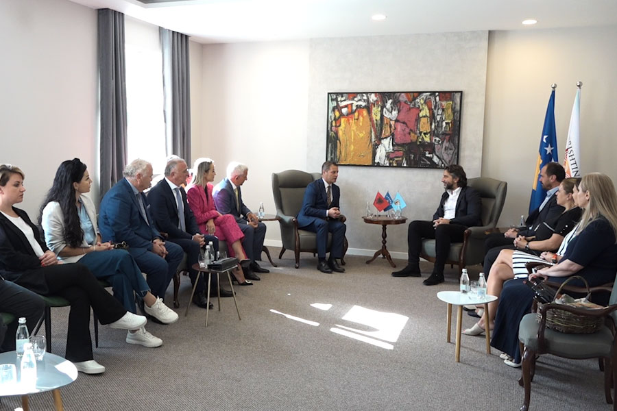 The mayor of Lezha praises Kosovar vacationers