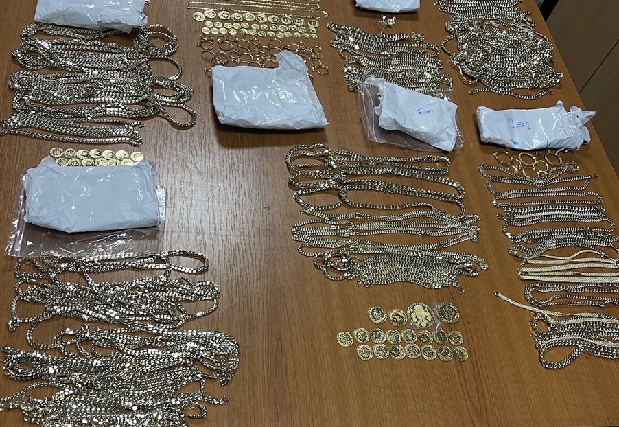 Customs confiscates gold without accompanying documents