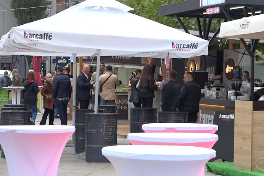 Free coffee and tea for three days in Prishtina’s square