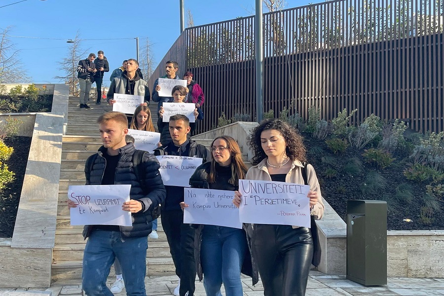 Students oppose underground parking in the capital