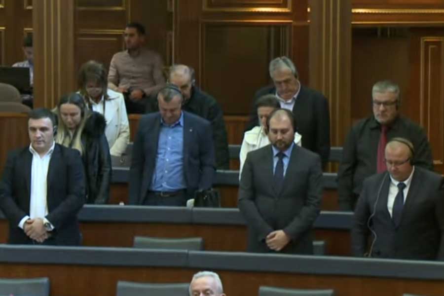 The Serbian list returns to the Assembly, after the oath they left the room