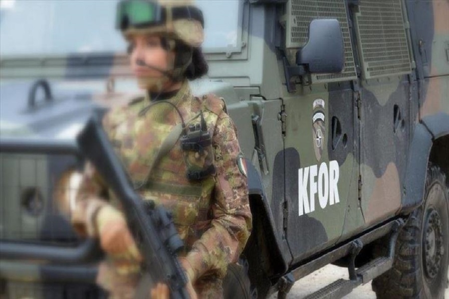 KFOR removes blocked vehicles in the north of the country: We are restoring freedom of movement