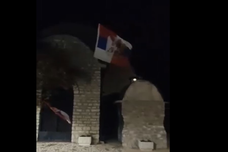 Serbian-Russian flags in Babimoc of Obiliq