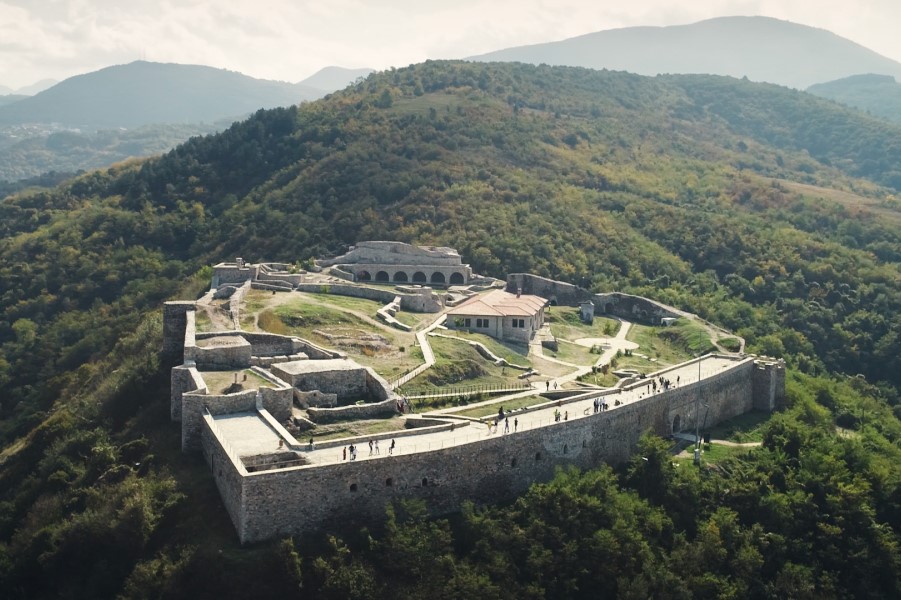 The agreement for the construction of the cable car to Prizren Castle is signed