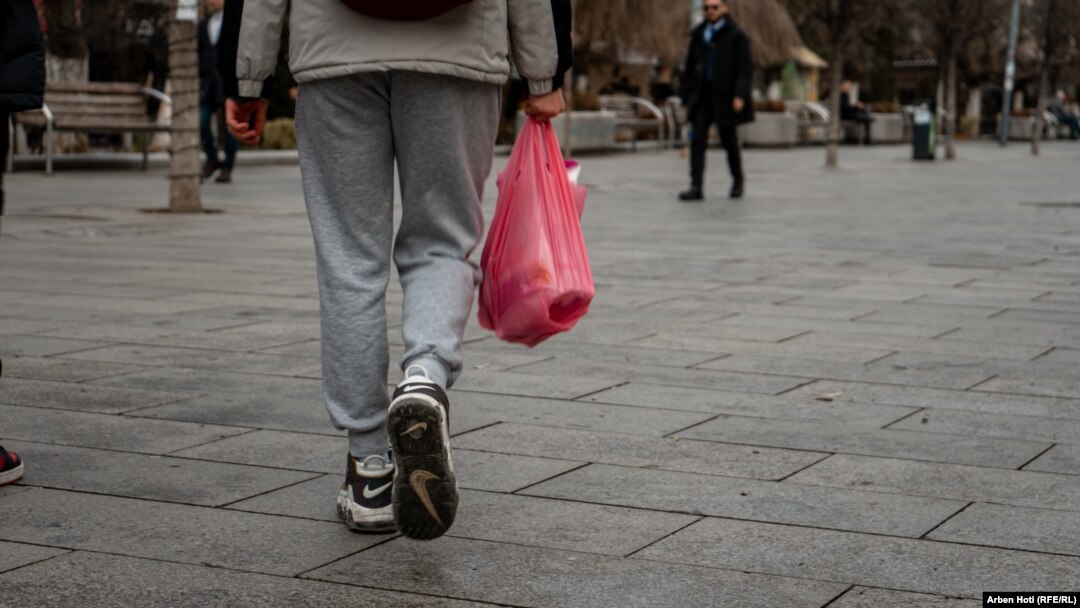 Plastic bags still free of charge, the administrative instruction was not fully finalized