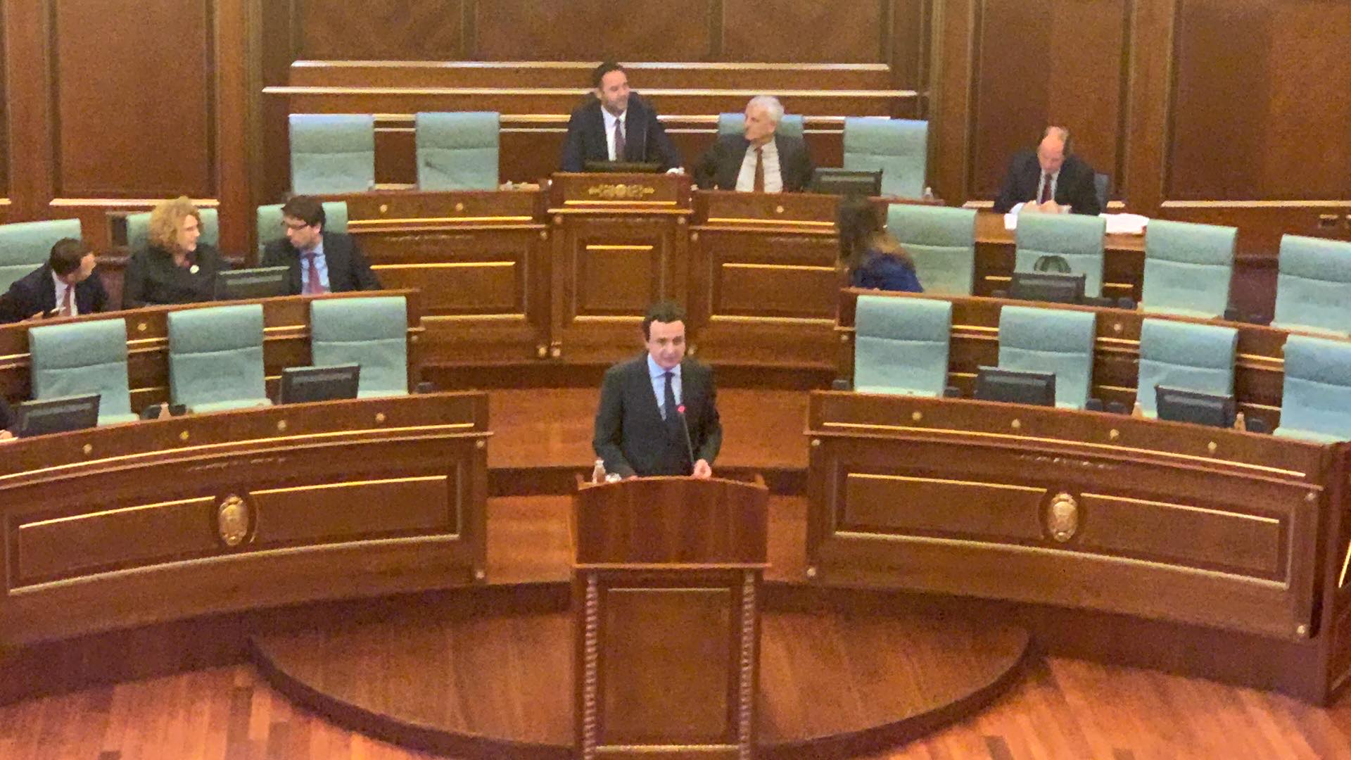 ​Kurti is asked in the Assembly what he will talk about on Monday with Vucic