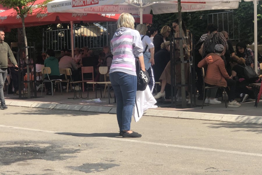 Small number of protesters in Zveçan