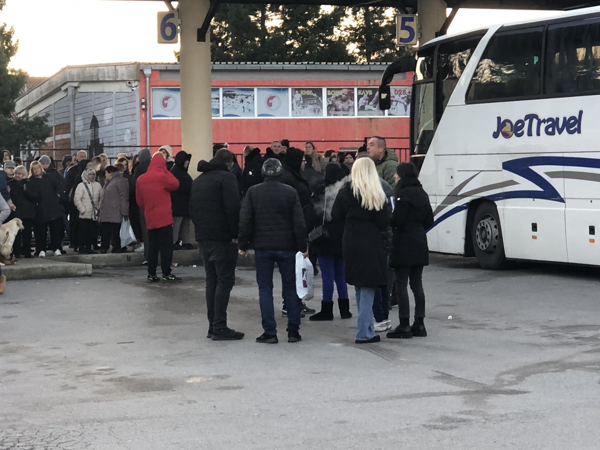 Serbs leave from the north of Mitrovica to vote in Serbia