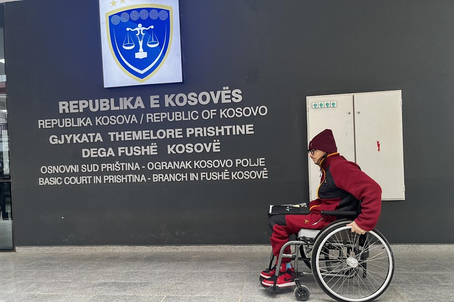 The citizen with disabilities sues the municipality of Fushe-Kosova, demanding 13 thousand euros in compensation