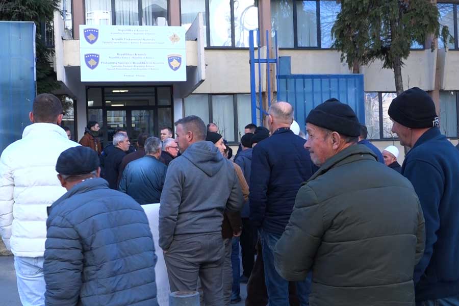 Protest of the residents of Bellanica: We do not allow our children to be hired by crime bosses in their properties