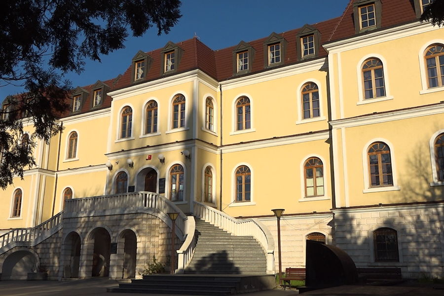 The National Museum of Kosovo has been without electricity for several days now, visitors cannot enter inside