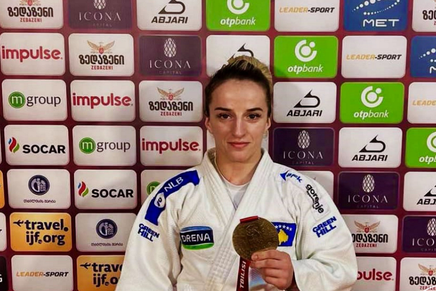 Distria Krasniqi wins the bronze at Grand Slam Tbilisi