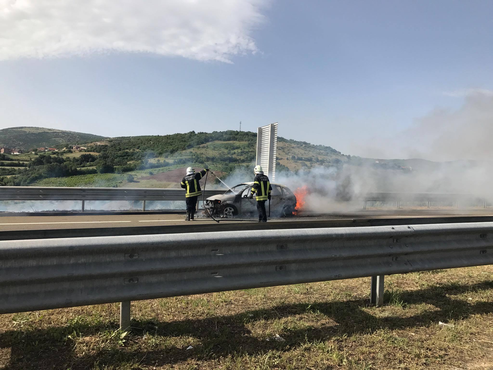 The police investigator’s car burns in the north