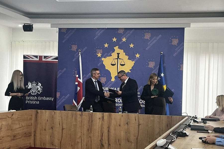 The Special Prosecutor’s Office receives a donation from the British Embassy for the recording of interviews