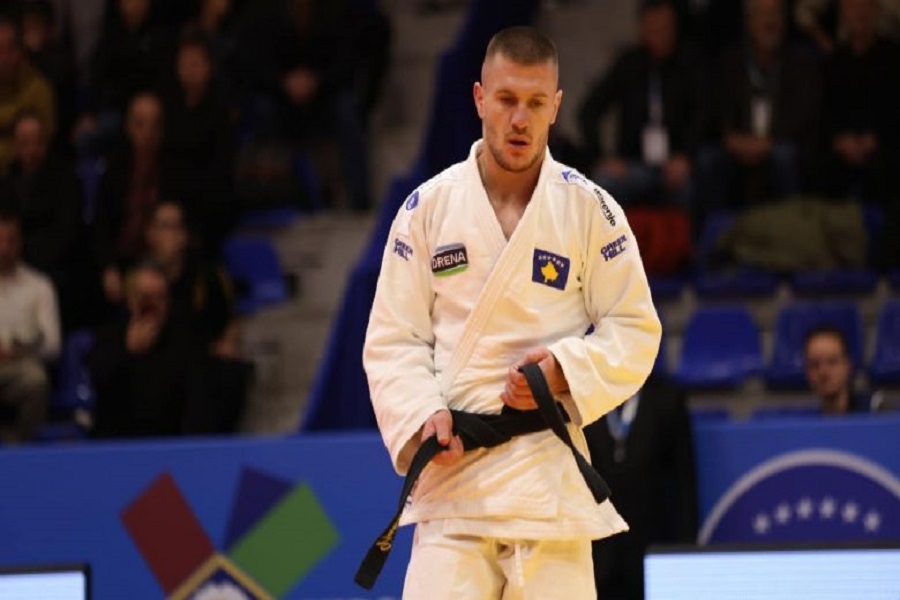 Akil is defeated in the second round of the European Judo Championship in Zagreb