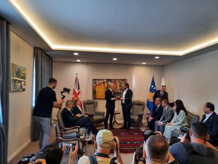 Blair is honored with the ‘Key to the City’ in Prishtina