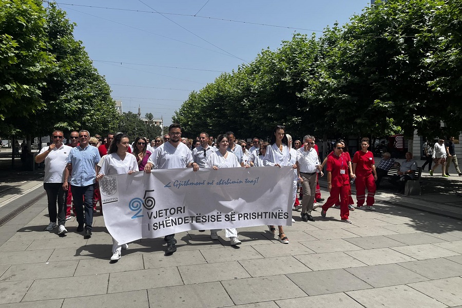 A march is held in honor of the 25th anniversary of Prishtina’s health system, the staff are proud of their achievements