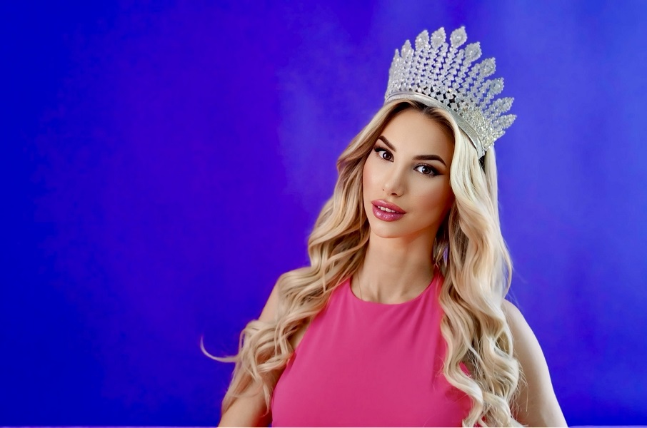 Meet the beautiful 23-year-old girl who will promote Kosovo around the world