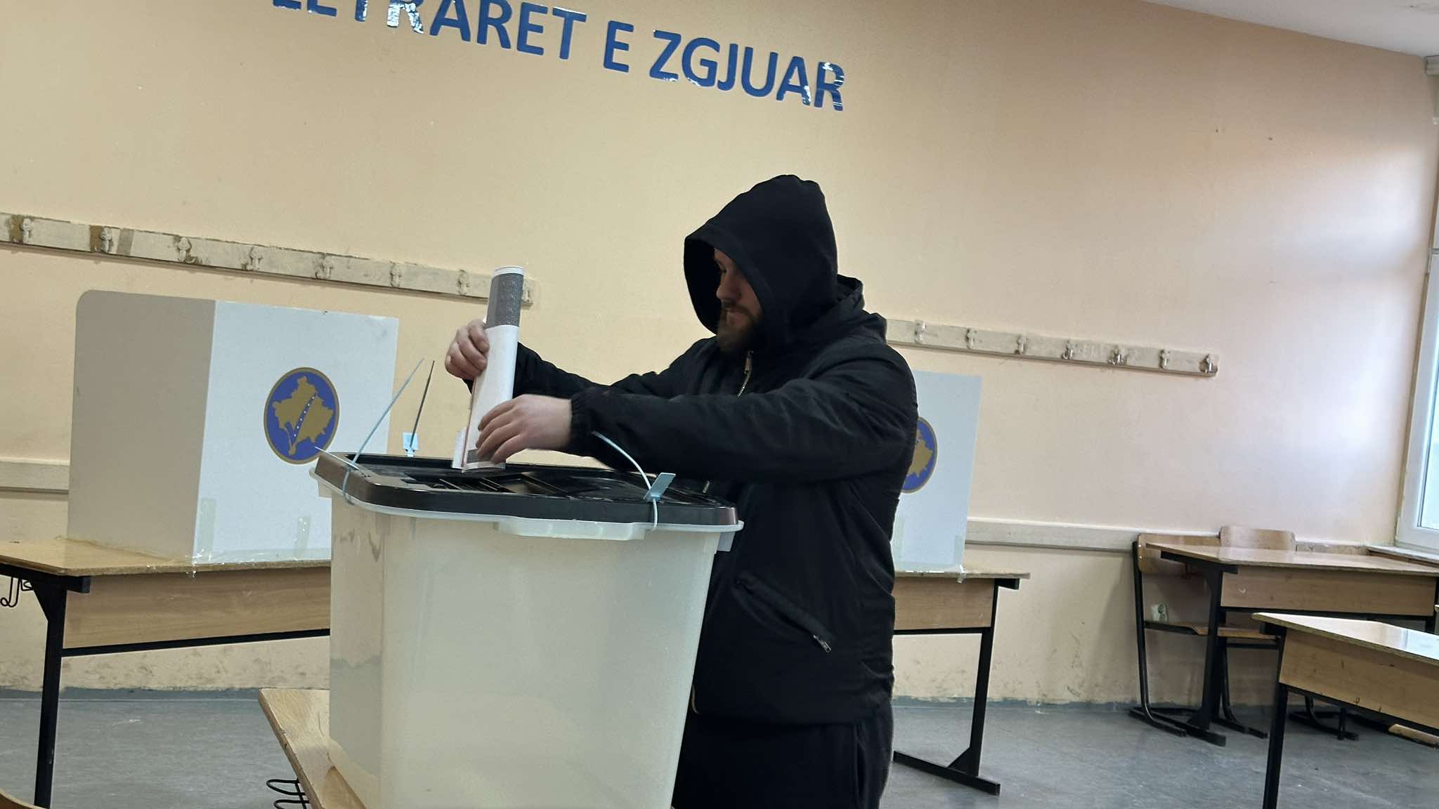 Voting Center Opens at “Ibrahim Rugova” School in Podujeva