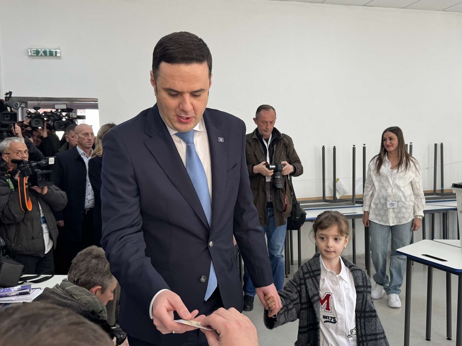 Abdixhiku casts his vote, calls on citizens to turn out in large numbers for the elections