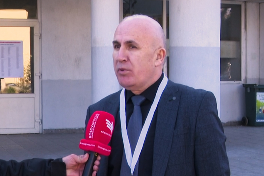 Voting at the ‘Architect Sinani’ School in Mitrovica