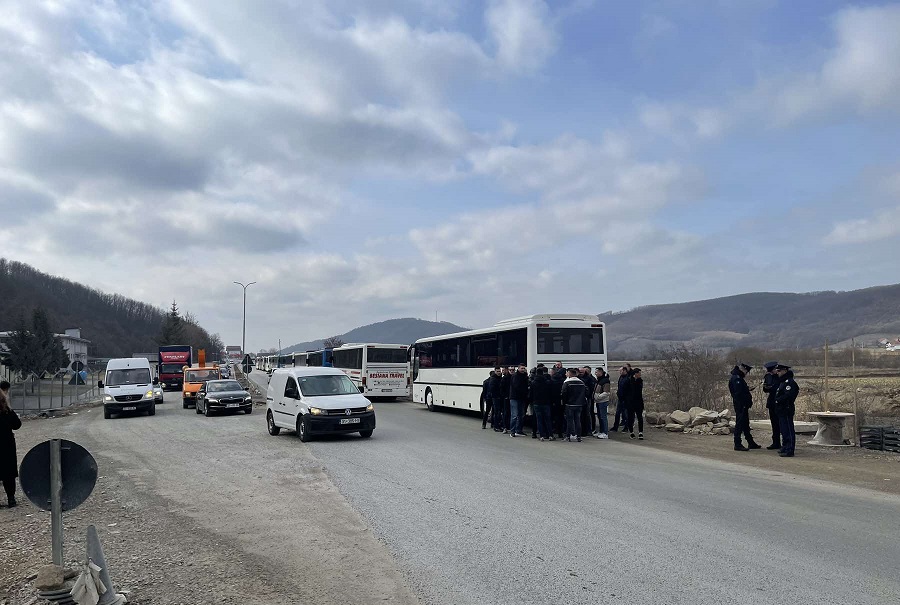 Bus owners on strike, passengers on the Podujeva-Prishtinë line remain on the road