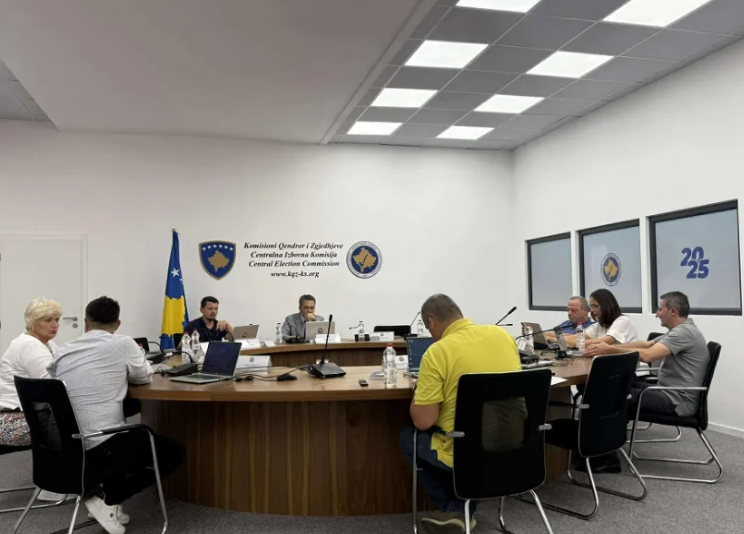 CEC approves procedure for voting outside Kosovo: Envelope with ballots must be accepted only by registered person