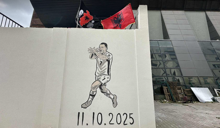 After the historic triumph over Serbia, a mural of Rei Manaj appears in Mitrovica