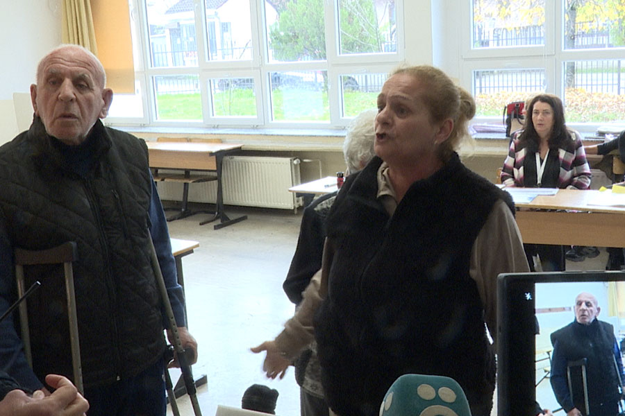 “Clash” at a polling station in Gjakova: citizen not allowed to assist her parents
