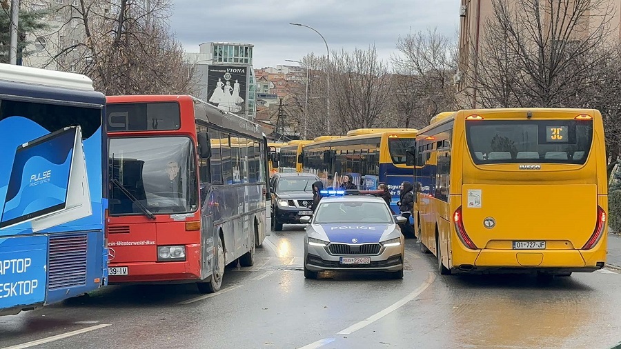 “Prishtina is blocked with buses,” citizens left without public transport