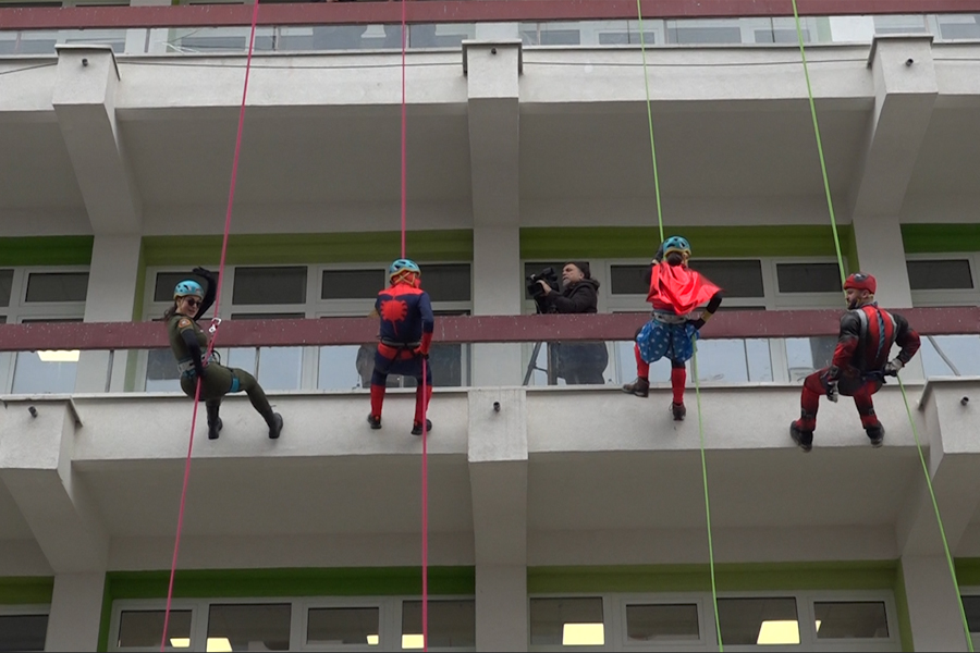 When superheroes descend from the sky, the magic that touched Pediatrics