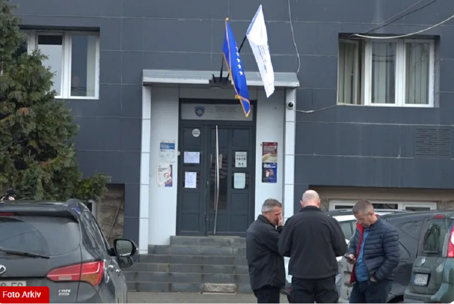 The new Serb mayor of Leposaviq claims he found the municipality in poor condition, Hetemi denies it